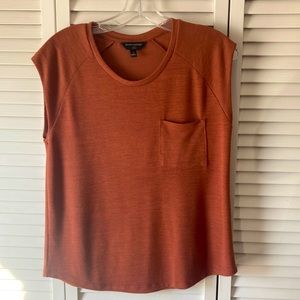 Women’s small Banana Republic cap sleeve tee